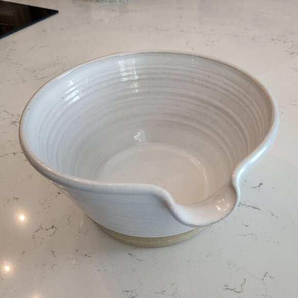 Farmhouse Pottery Silo Batter Bowl - Picture 5 of 8